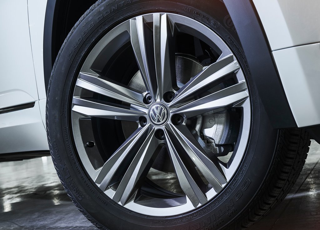 Vw Atlas R Line Wheel 2018 - VOLKSWAGEN ATLAS R-LINE | Fabricante VOLKSWAGEN | PlanetCarsZ