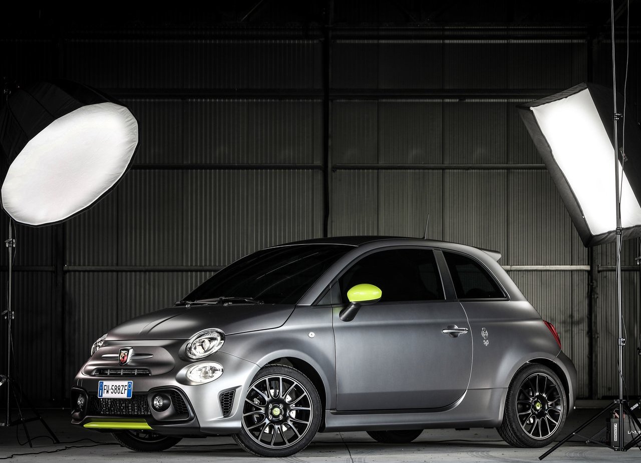 2020 - FIAT 595 ABARTH PISTA | Fabricante FIAT | PlanetCarsZ