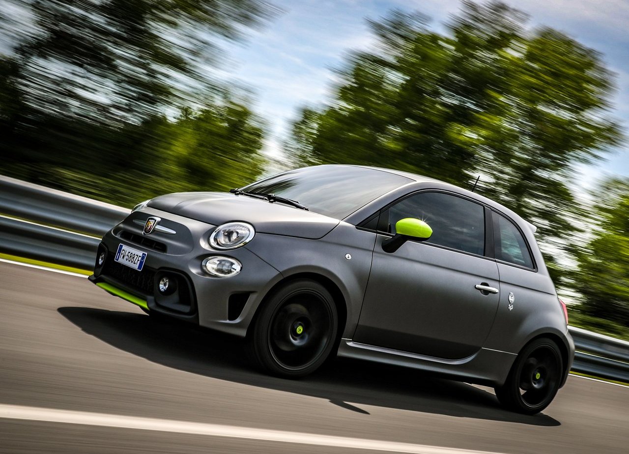 2020 - FIAT 595 ABARTH PISTA | Fabricante FIAT | PlanetCarsZ