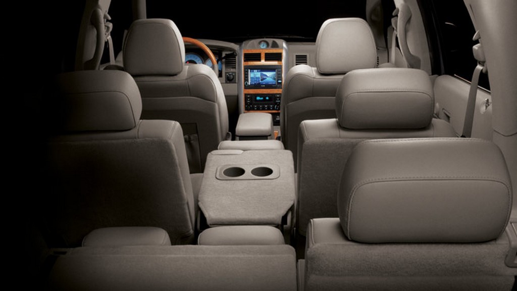 2008 - CHRYSLER ASPEN | Fabricante CHRYSLER | PlanetCarsZ