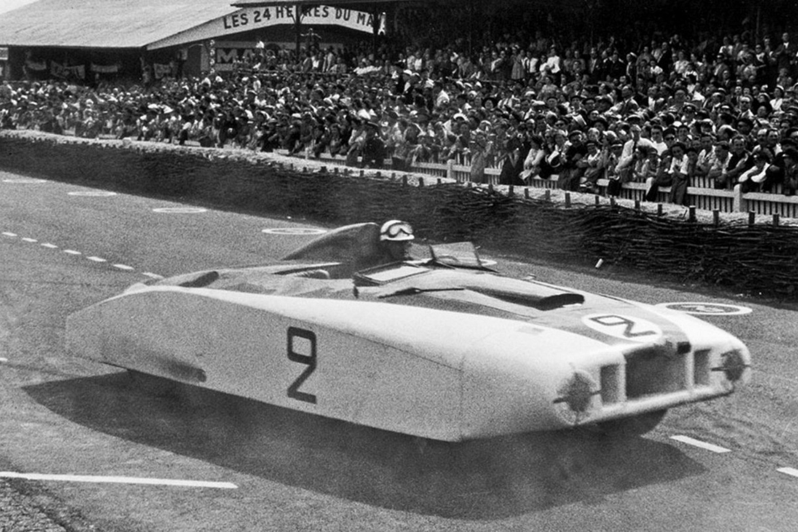 CADILLAC SERIES 61 ‘LE MONSTRE’: UM BÓLIDO AMERICANO EM LE MANS