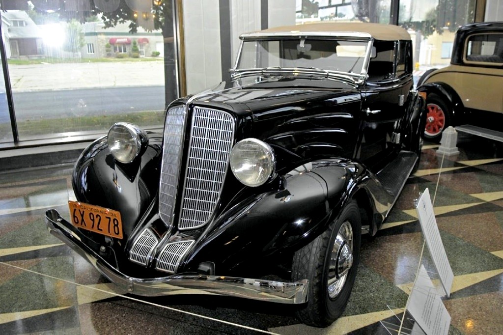 1934 - AUBURN 652Y PHAETON SEDAN | Fabricante AUBURN | PlanetCarsZ