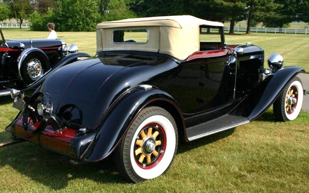 1932 - AUBURN 8-100 CABRIOLET | Fabricante AUBURN | PlanetCarsZ