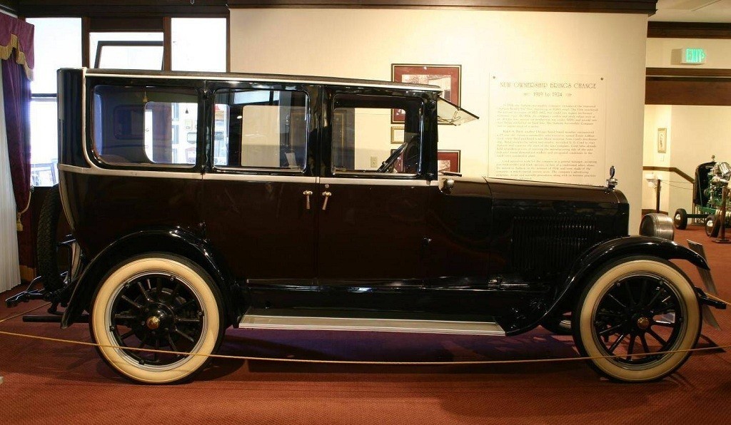 1923 - AUBURN BEAUTY SIX SEDAN | Fabricante AUBURN | PlanetCarsZ