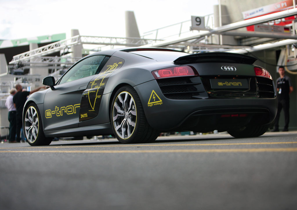 2010 - AUDI R8 E-TRON SILVRETTA RALLY | Fabricante AUDI | PlanetCarsZ