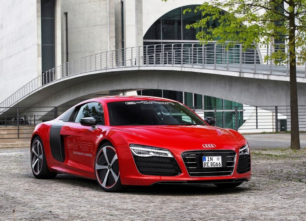 AUDI R8 E-TRON