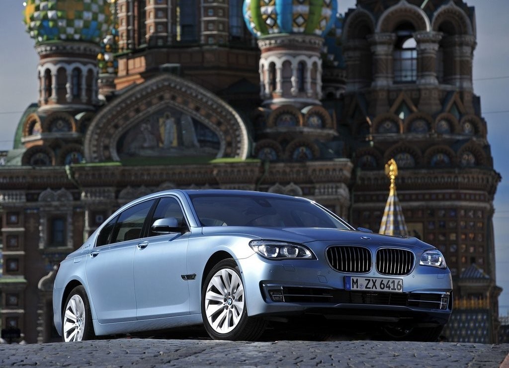 2013 - BMW 7 SERIES ACTIVE HYBRID | Fabricante BMW | PlanetCarsZ