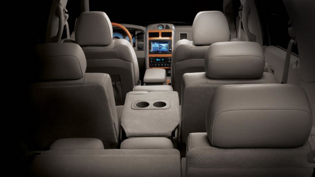 2009 - CHRYSLER ASPEN | Fabricante CHRYSLER | PlanetCarsZ