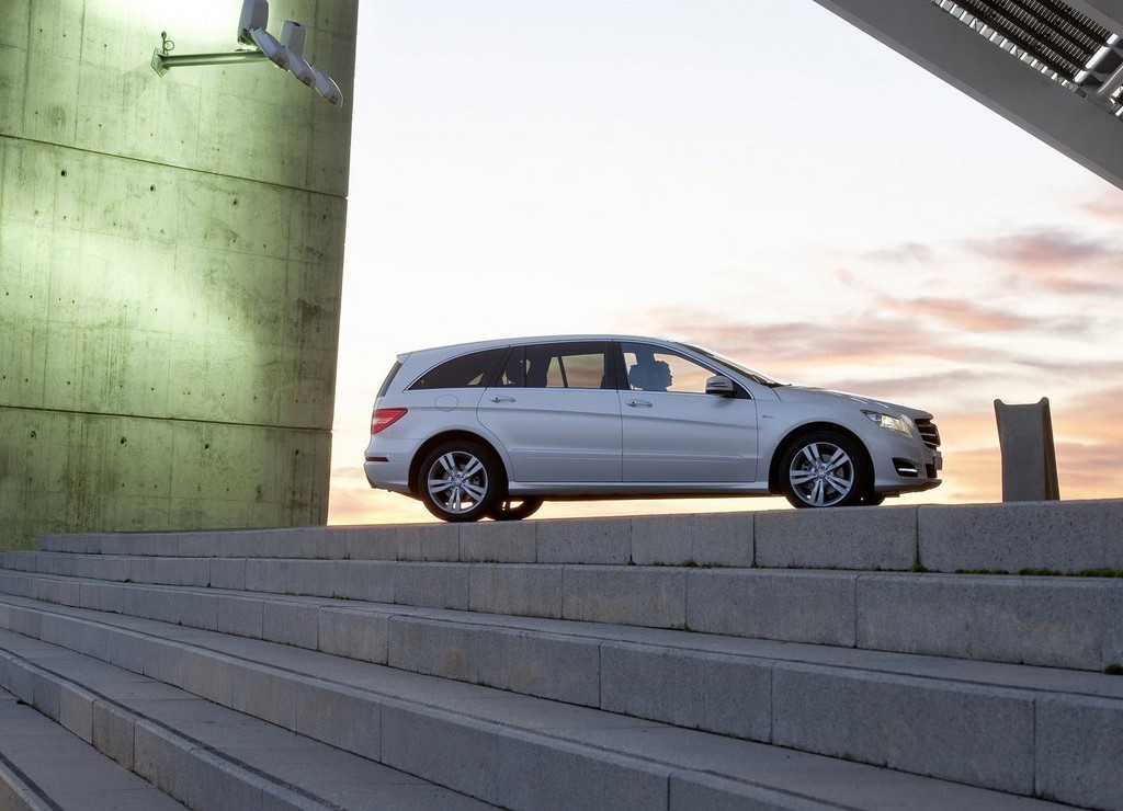 2010 - MERCEDES-BENZ R CLASS | Fabricante MERCEDES-BENZ | PlanetCarsZ