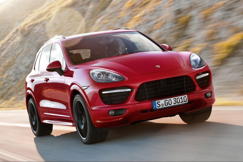 PORSCHE CAYENNE GTS