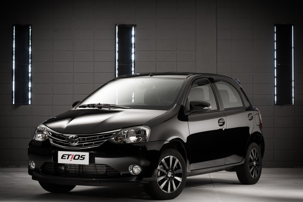 2015 TOYOTA ETIOS HATCH Fabricante TOYOTA PlanetCarsZ