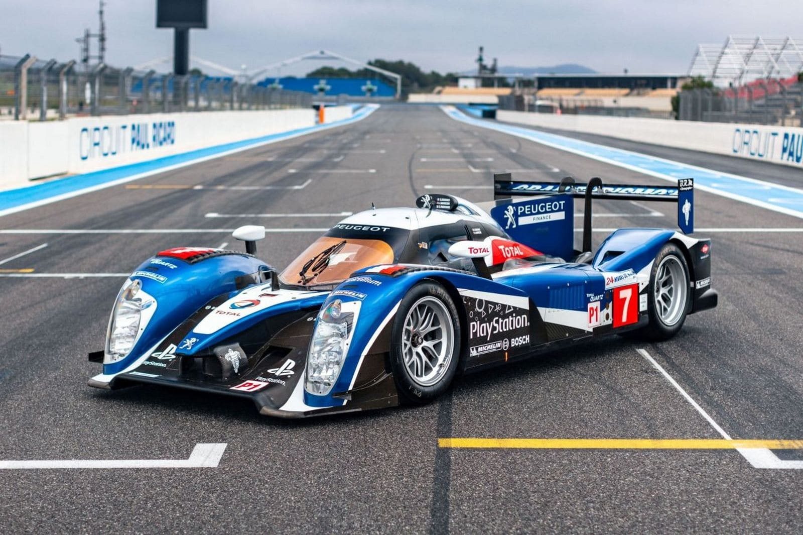 PEUGEOT 908 HDi V8