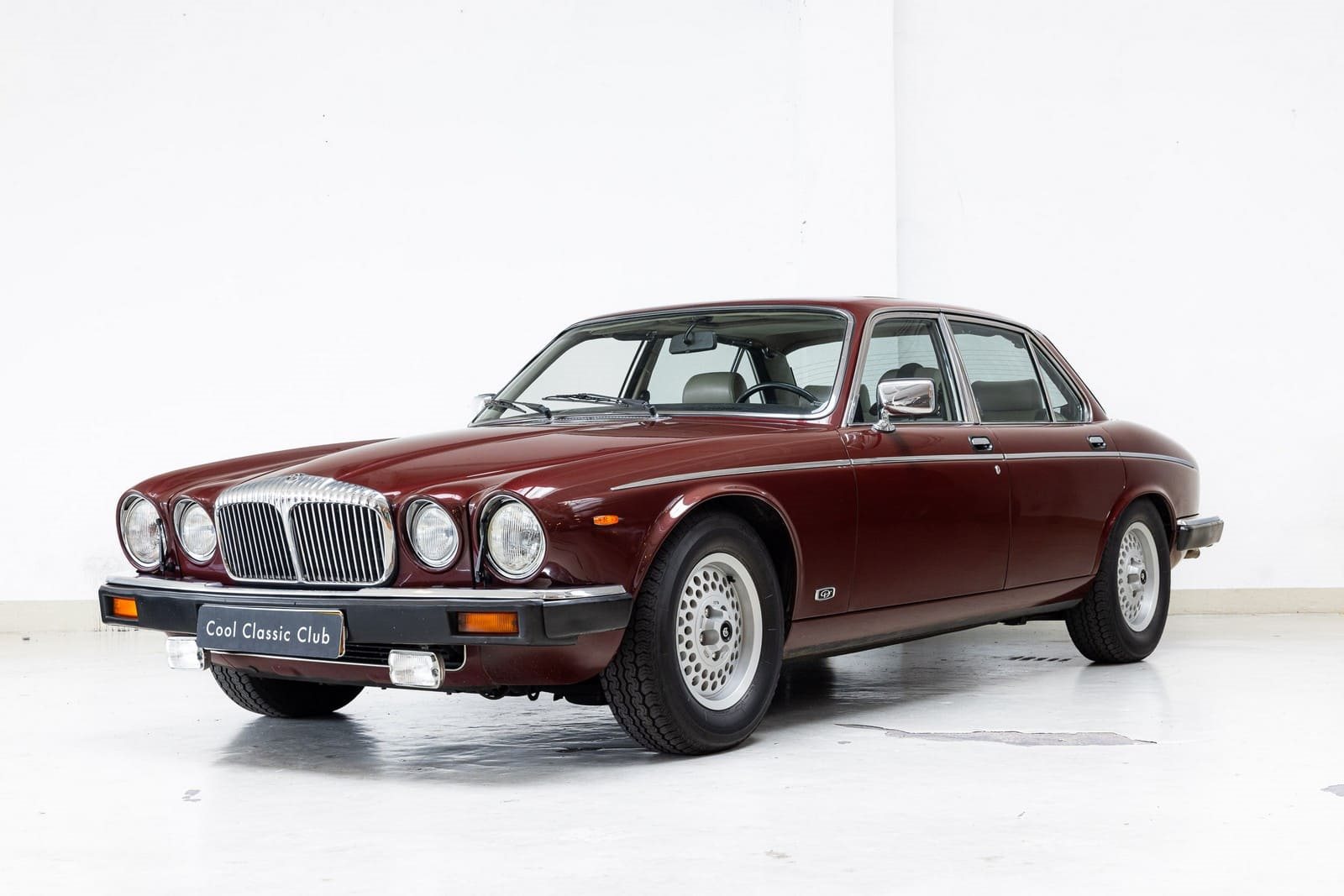 1985 DAIMLER DOUBLE SIX Fabricante DAIMLER PlanetCarsZ 1985 DAIMLER DOUBLE SIX Fabricante DAIMLER PlanetCarsZ