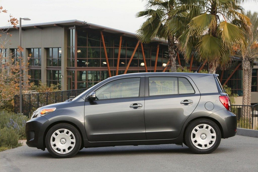 2010 - SCION xD | Fabricante SCION | PlanetCarsZ