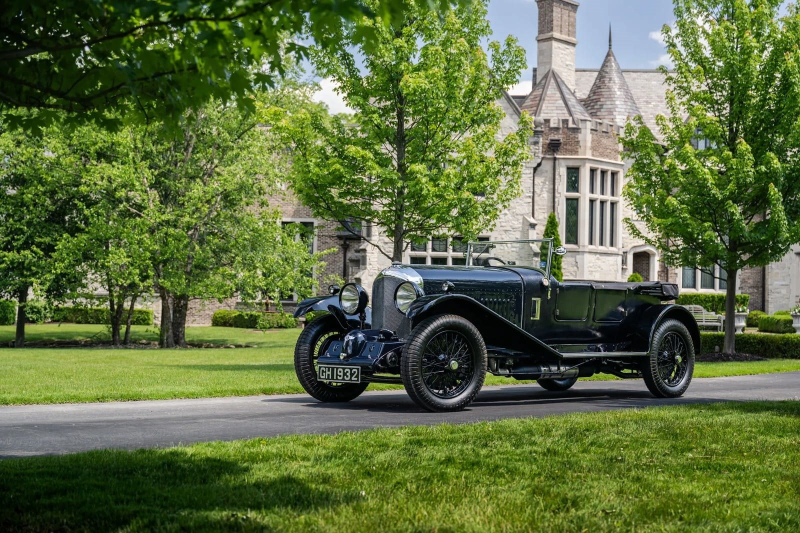 BENTLEY 4.5 LITRE VANDEN PLAS BLOWER SPORTS TOURER (1930): O RUGIDO DE UM DOS MAIORES ÍCONES DA ERA DE OURO