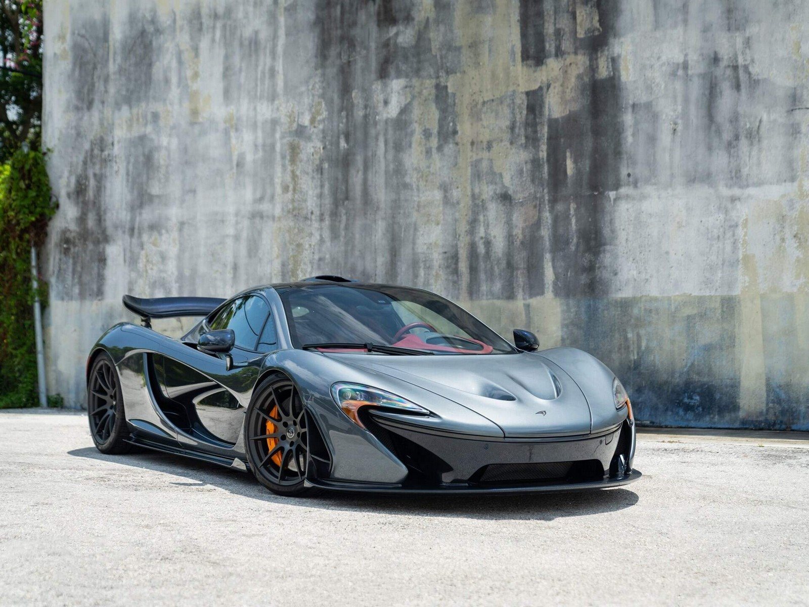 McLAREN P1 (2015): A RESPOSTA BRITÂNICA À ERA DOS HIPERCARROS HÍBRIDOS