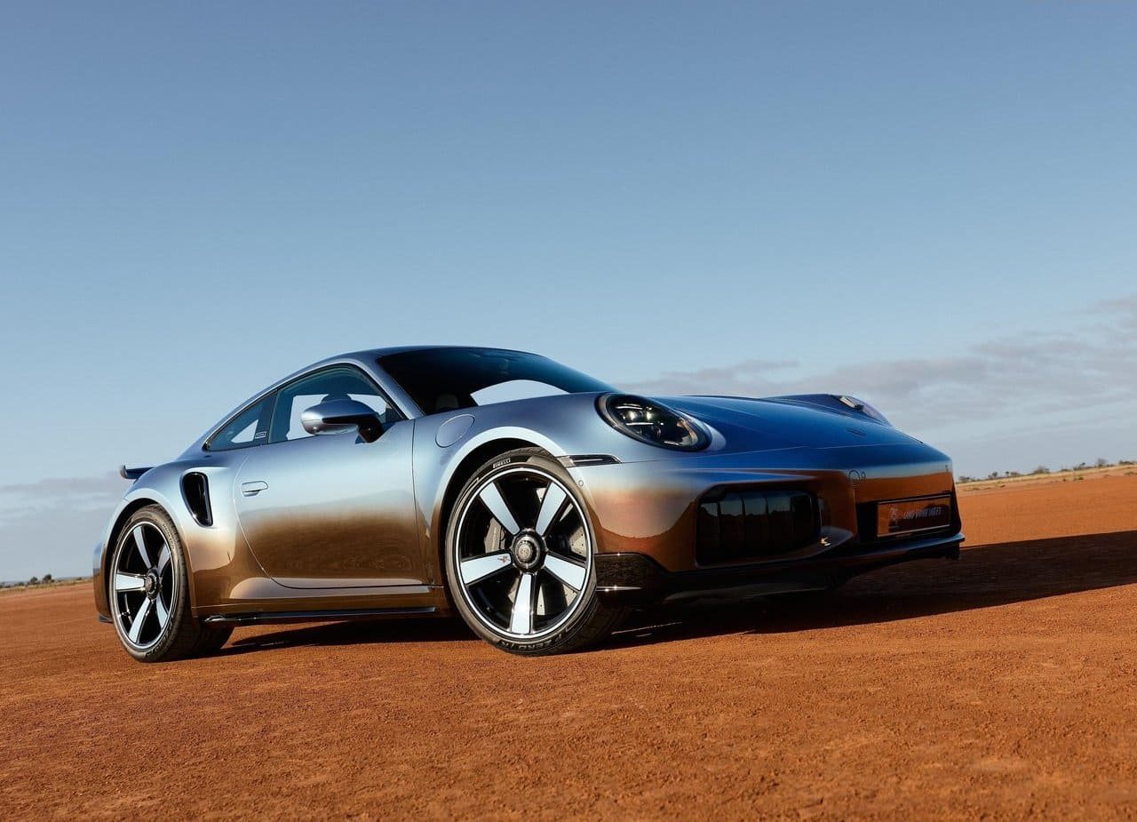 PORSCHE 911 TURBO S LAND DOWN UNDER (2026): UMA CELEBRAÇÃO AUSTRALIANA ESCULPIDA SOBRE O 911 MAIS PODEROSO