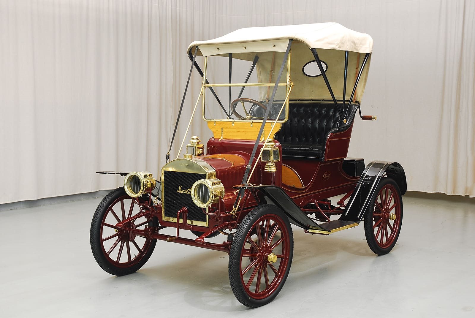 MAXWELL MODEL A RUNABOUT (1909): O PEQUENO AMERICANO QUE AJUDOU A POPULARIZAR O AUTOMÓVEL