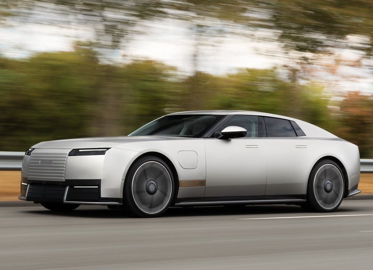 JAGUAR TYPE 01 (2028): A JAGUAR RENASCE ELÉTRICA, RADICAL E SEM MEDO DE ROMPER COM O PASSADO